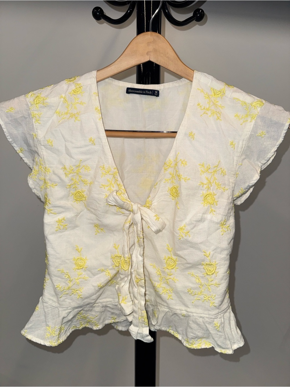 Abercrombie & Fitch White Tie-Front Embroidered Flutter Sleeve Top